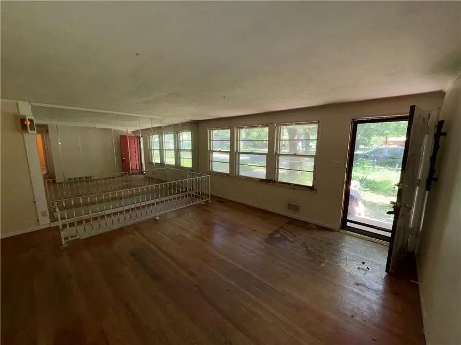 8909 W 81st Street, Overland Park, KS 66204 - #2