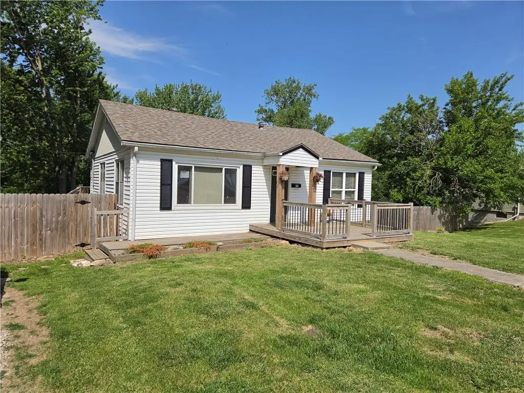 204 Woods Street, Excelsior Springs, MO 64024 - #1