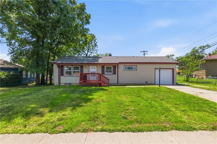 810 N 82nd Terrace, Kansas City, KS 66112 - #2