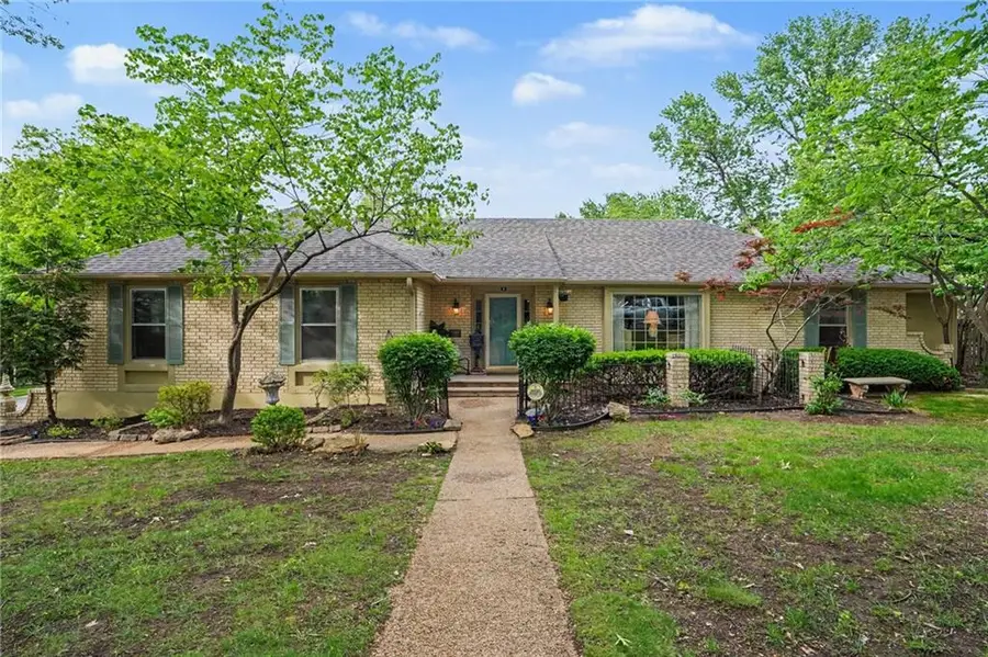 2 W Bridlespur Terrace, Kansas City, MO 64114 - #2