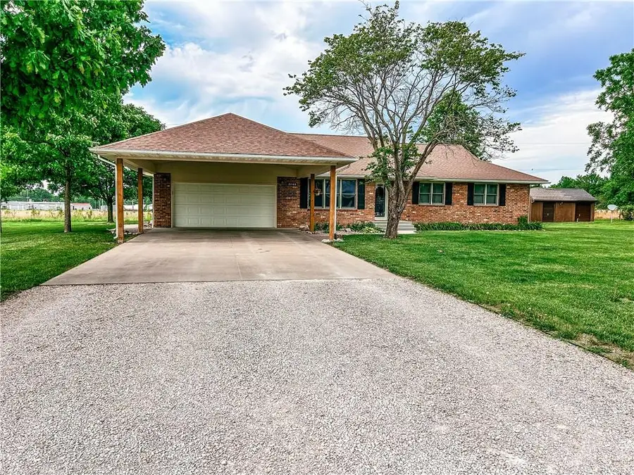 21108 E 975 Place, Pleasanton, KS 66075 - #2