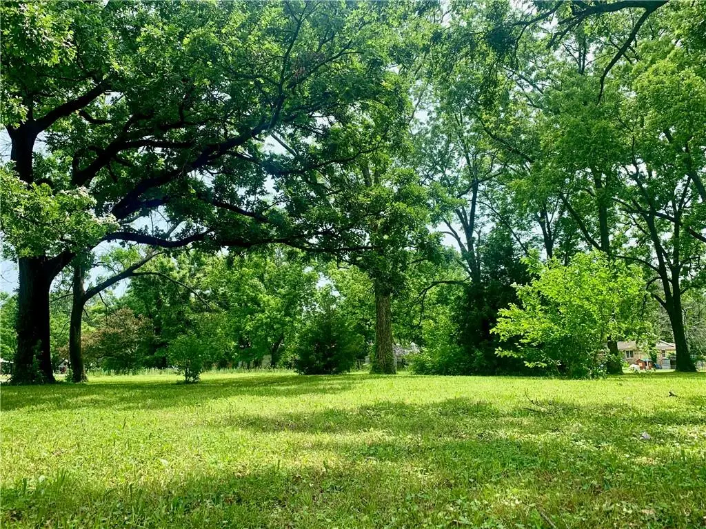 610 E 7th Street, Pleasanton, KS 66075 - #1