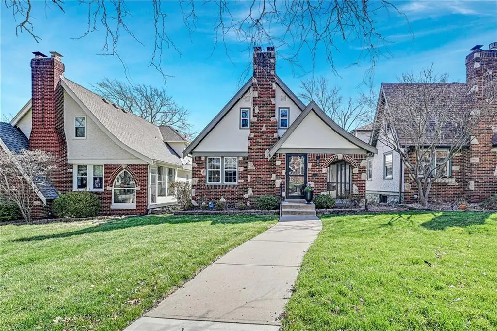7305 Walnut Street, Kansas City, MO 64114 - #1