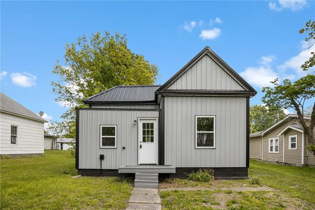 325 E Lake Street, Marceline, MO 63658 - #1