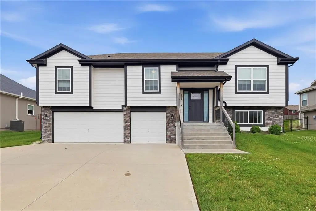 802 Wright Street, Pleasant Hill, MO 64080 - #1