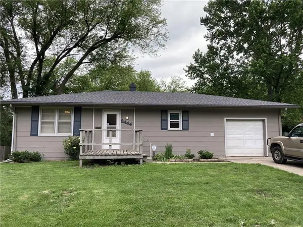 8444 Wayne Street, Kansas City, MO 64131