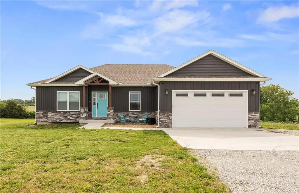305 SW 11th Road, Warrensburg, MO 64093 - #1
