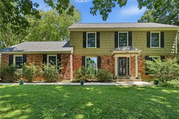 12841 Pembroke Circle, Leawood, KS 66209