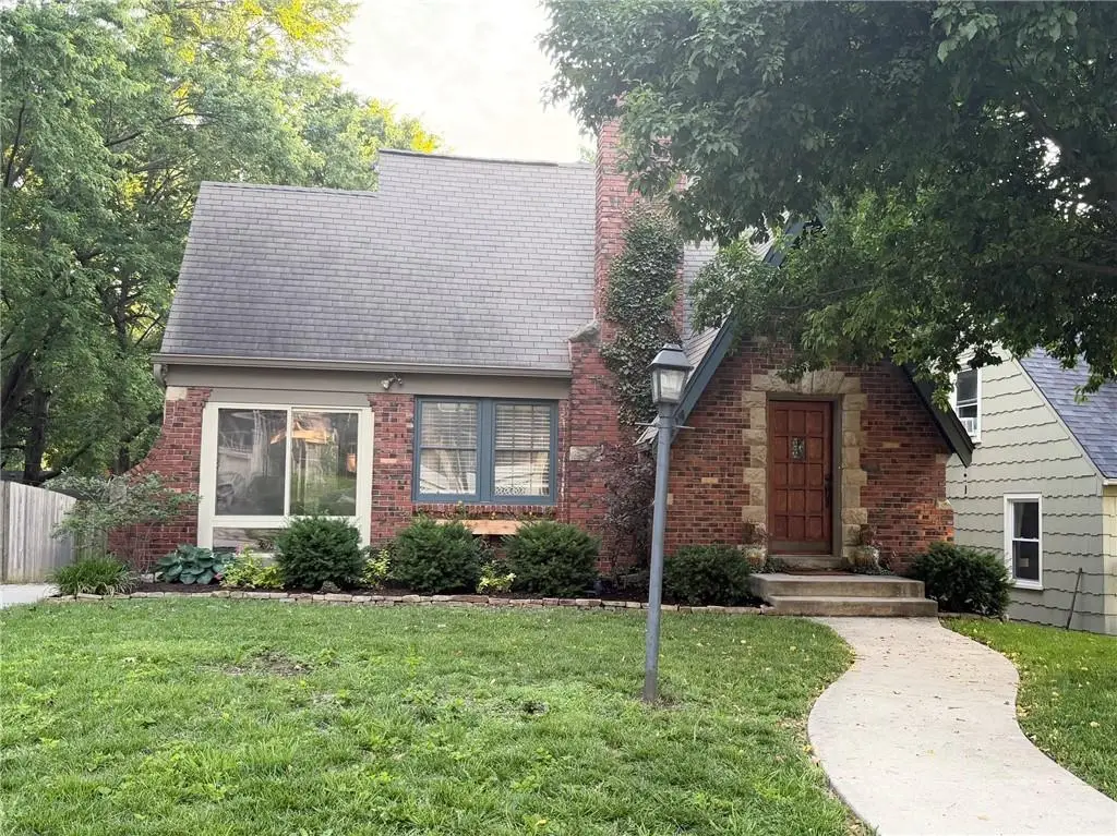 7214 Grand Avenue, Kansas City, MO 64114 - #1