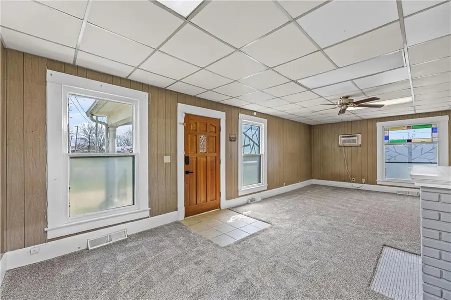 702 N Kentucky Street, Iola, KS 66749 - #3