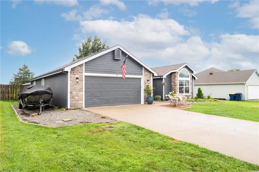 319 W 26th Street, Eudora, KS 66025 - #3