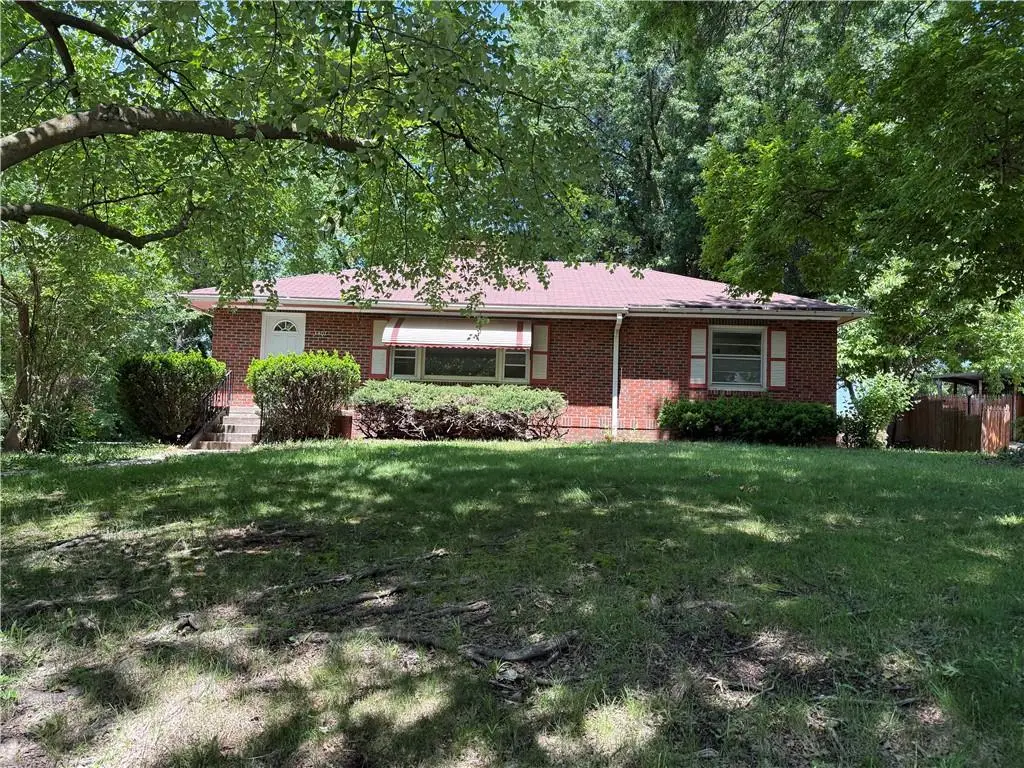 3407 Gene Field Road, Saint Joseph, MO 64506 - #1
