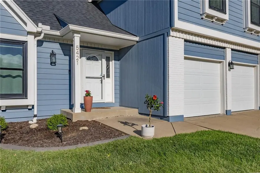 5421 Mccoy Street, Shawnee, KS 66226 - #3