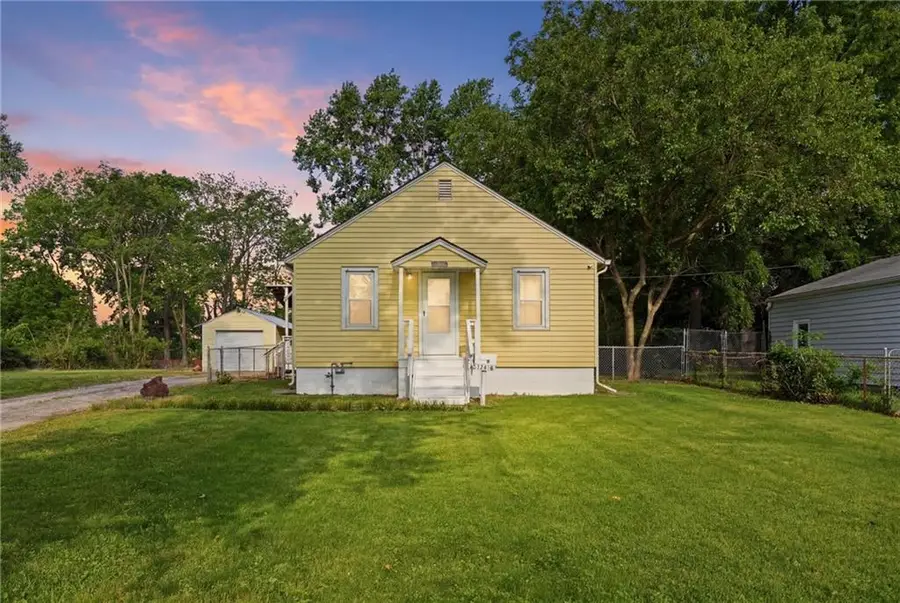 13318 Parker Avenue, Grandview, MO 64030 - #2