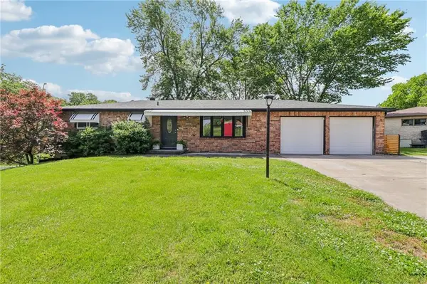 5113 Ridgewood Drive, Kansas City, MO 64151