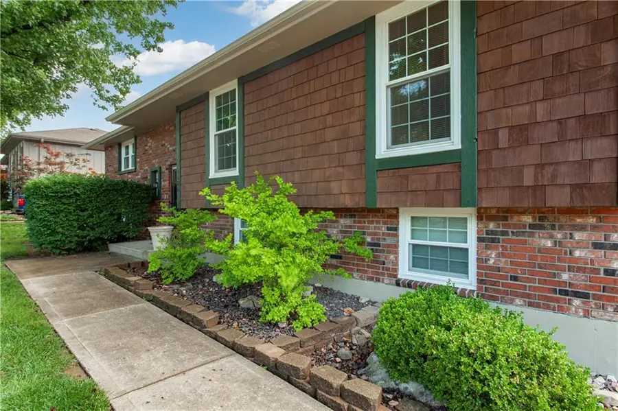 2505 S Whitney Avenue, Independence, MO 64057 - #2