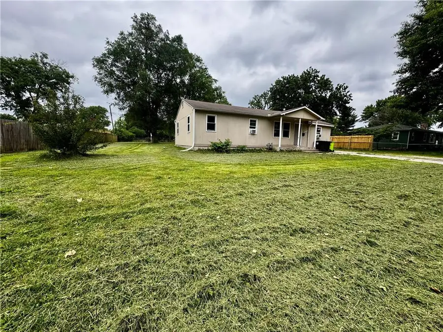 17210 Chestnut Drive, Belton, MO 64012 - #2