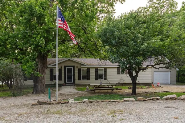 25 El Dorado Lane, Linn Valley, KS 66040