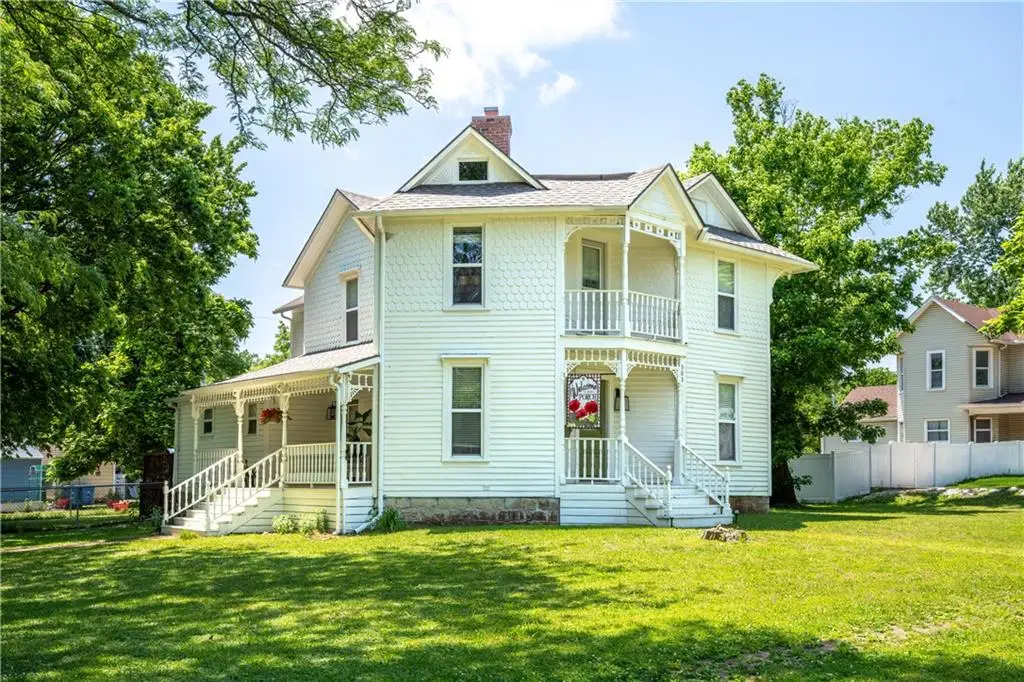 303 W 3rd Street, Chanute, KS 66720 - #1