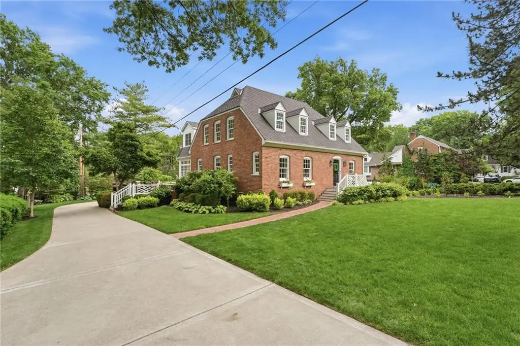 6809 Cedar Street, Prairie Village, KS 66208 - #1