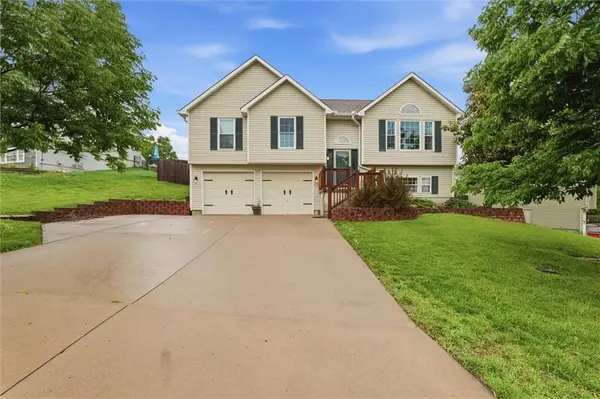 210 E Whispering Hills Boulevard, Lone Jack, MO 64070
