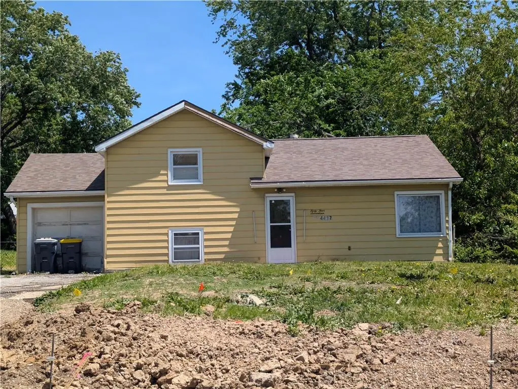 4417 N Oak Trafficway, Kansas City, MO 64116 - #1
