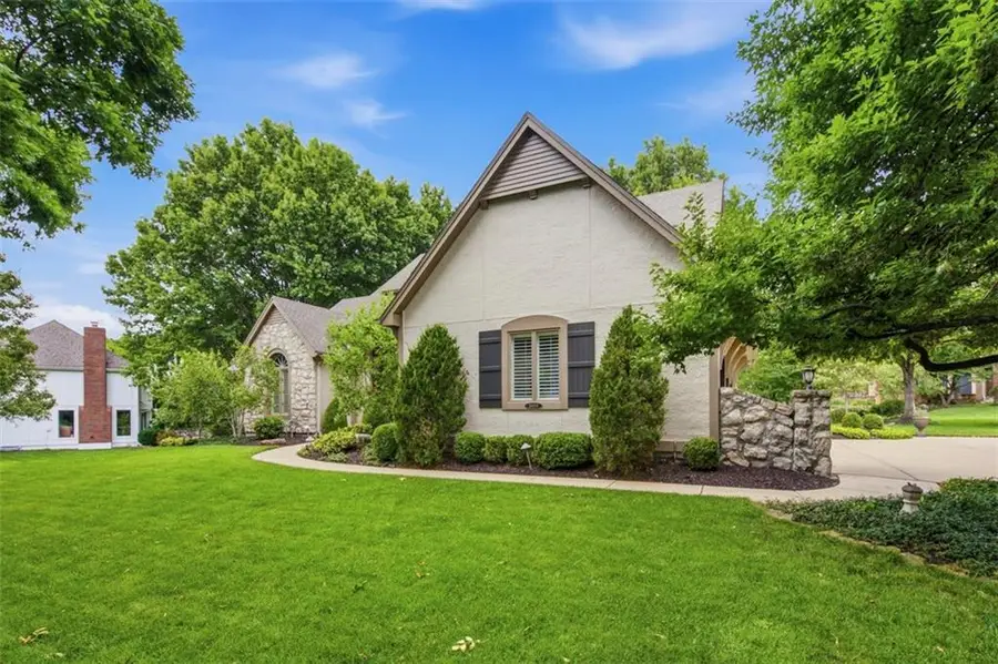 3604 W 129th Street, Leawood, KS 66209 - #3