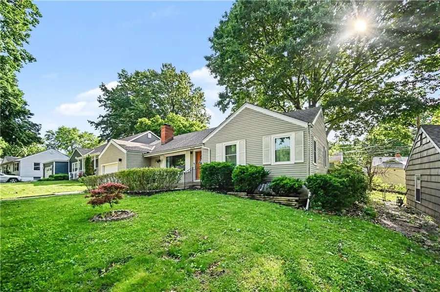 5635 Beverly Avenue, Mission, KS 66202 - #2