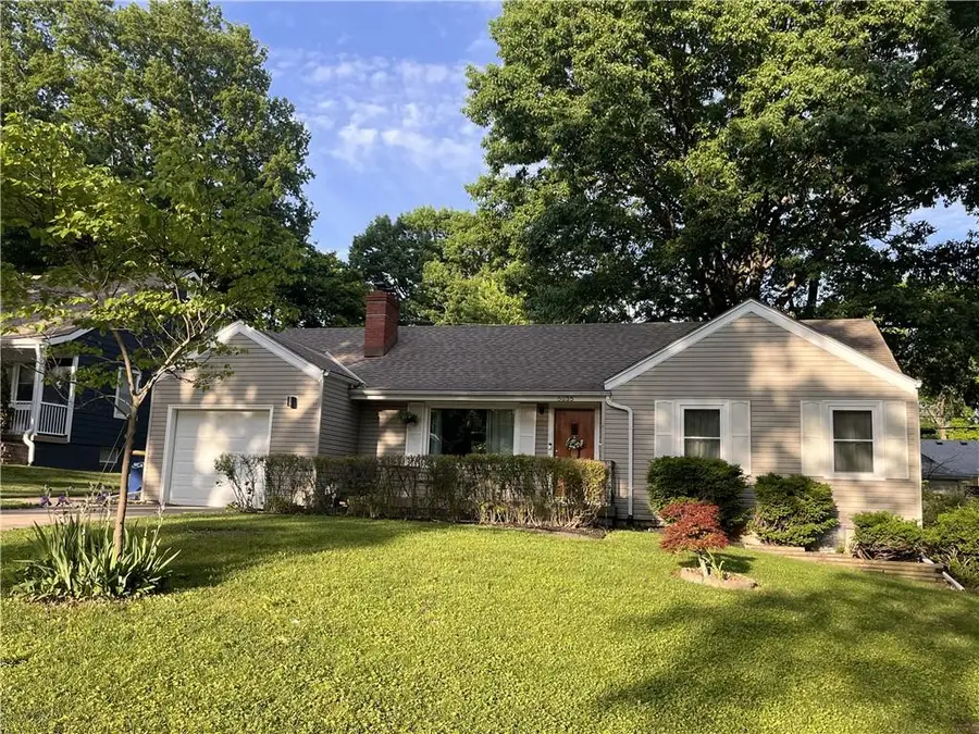 5635 Beverly Avenue, Mission, KS 66202 - #3