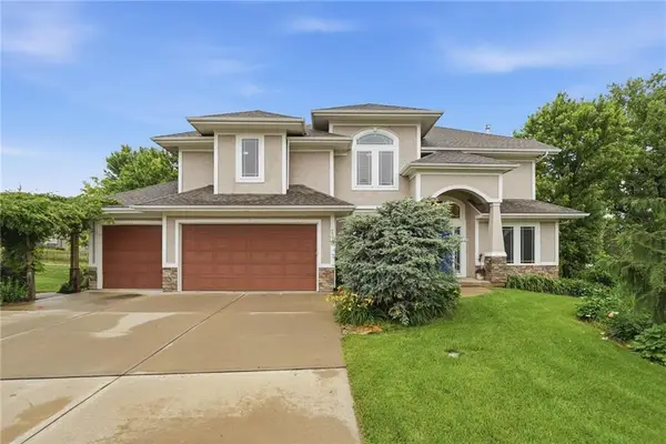 2910 NE Viewpark Place, Lee's Summit, MO 64086