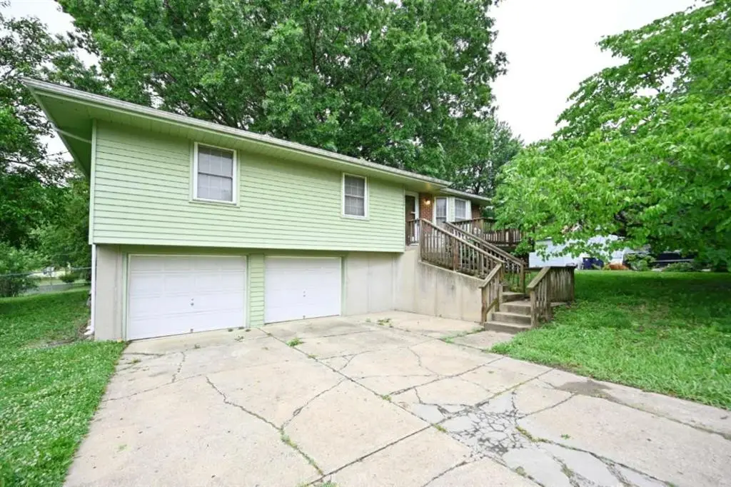 10526 N Walnut Street, Kansas City, MO 64155 - #1