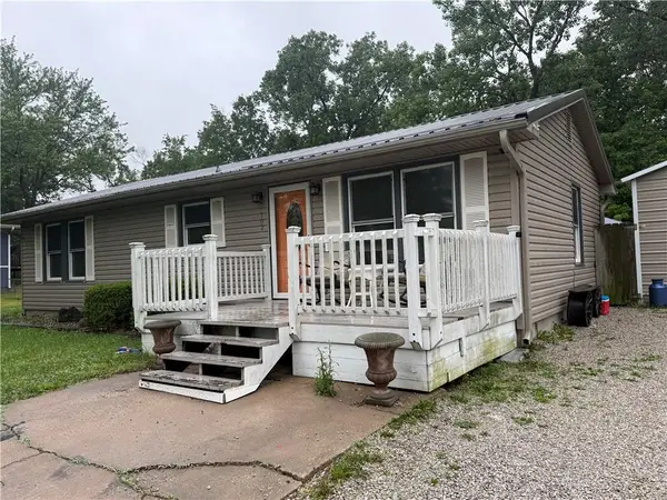 102 Kent Drive, Wood Heights, MO 64024