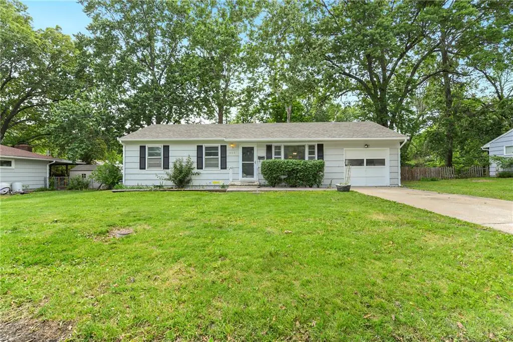 604 SE Browning Avenue, Lees Summit, MO 64063 - #1