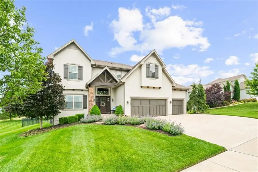 4209 N 141st Street, Basehor, KS 66007 - #3