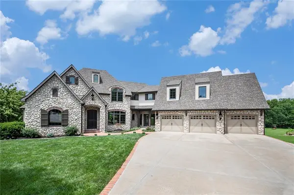 1900 NE 159th Street, Smithville, MO 64089