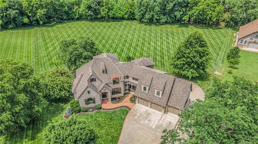 1900 NE 159th Street, Smithville, MO 64089 - #2