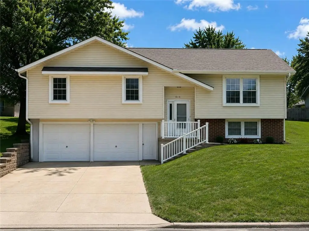 614 W Torrance Street, Maryville, MO 64468 - #1