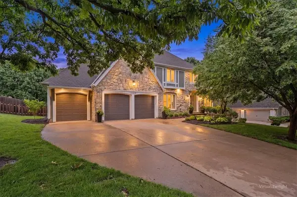 12209 Wenonga Road, Leawood, KS 66209