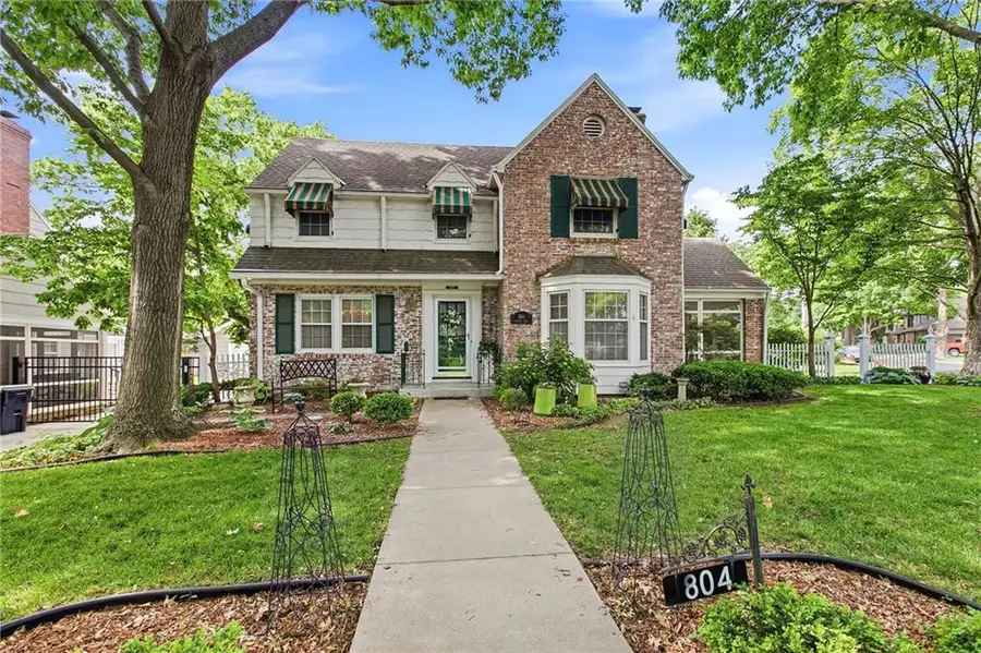 804 Romany Road, Kansas City, MO 64113 - #3