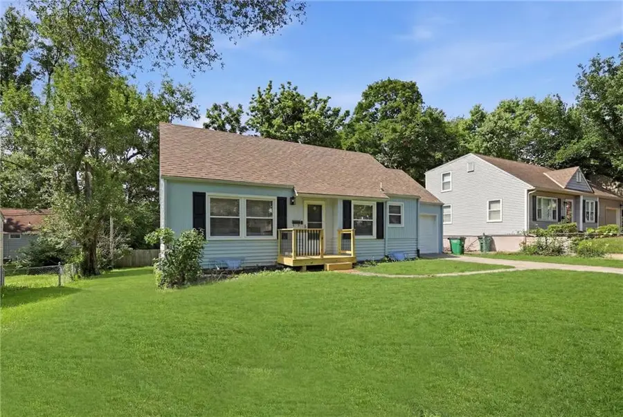 5311 W 50th Terrace, Roeland Park, KS 66205 - #2