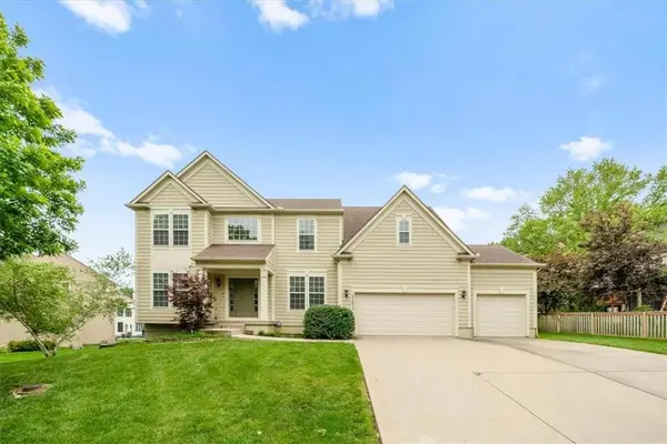 15251 W 158th Terrace, Olathe, KS 66062