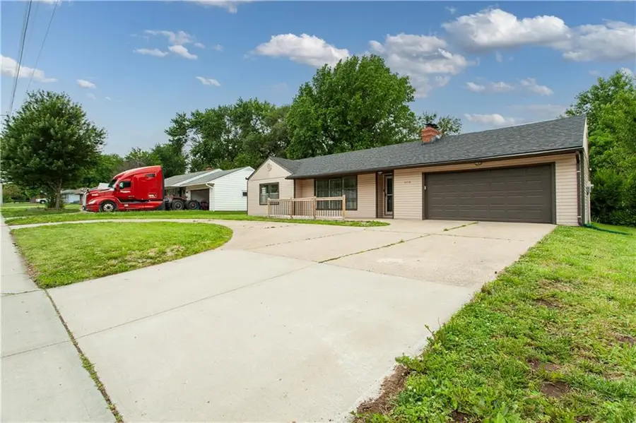 3710 S Sterling Avenue, Independence, MO 64052 - #3