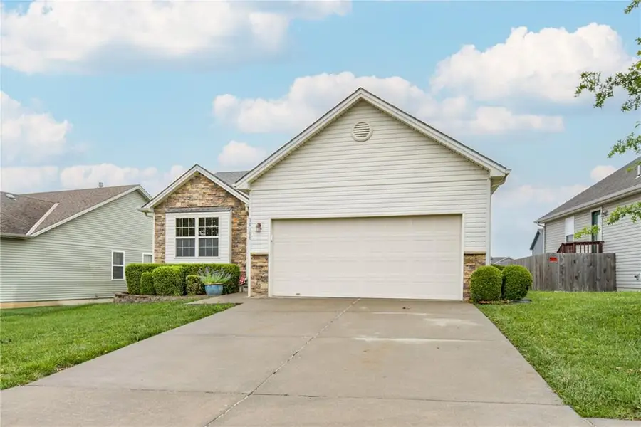 14308 Richmond Avenue, Grandview, MO 64030 - #2