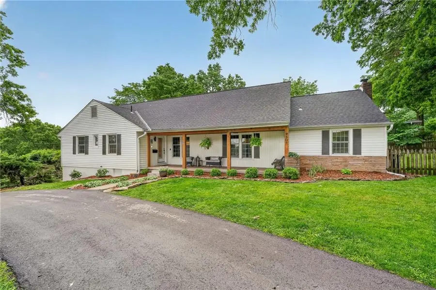 9501 Madison Avenue, Kansas City, MO 64114 - #2