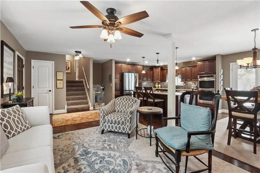 6911 E 128th Street, Grandview, MO 64030 - #3