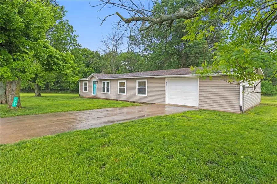 125 Silver Shadow Lane, Linn Valley, KS 66040 - #3