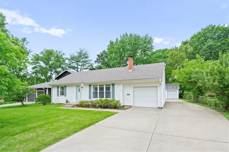 4732 Booth Street, Westwood, KS 66205 - #2