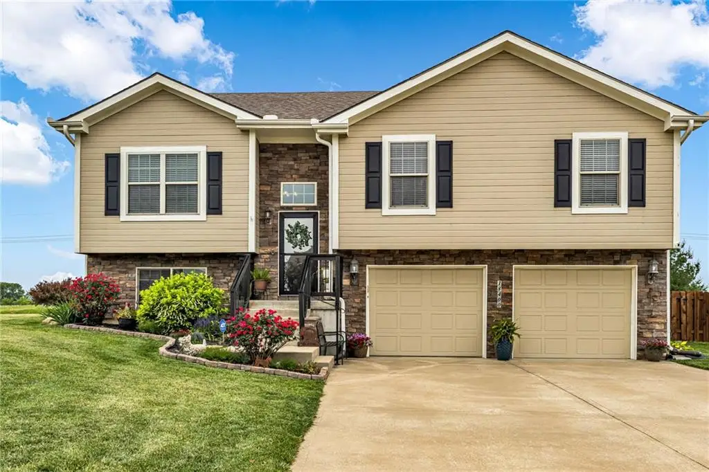 18400 Rock Ridge Street N, Smithville, MO 64089 - #1