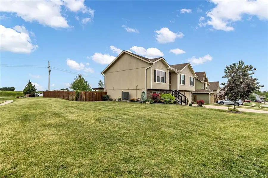 18400 Rock Ridge Street N, Smithville, MO 64089 - #3
