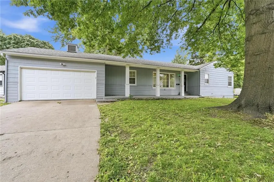 701 E 77th Street, Kansas City, MO 64131 - #2